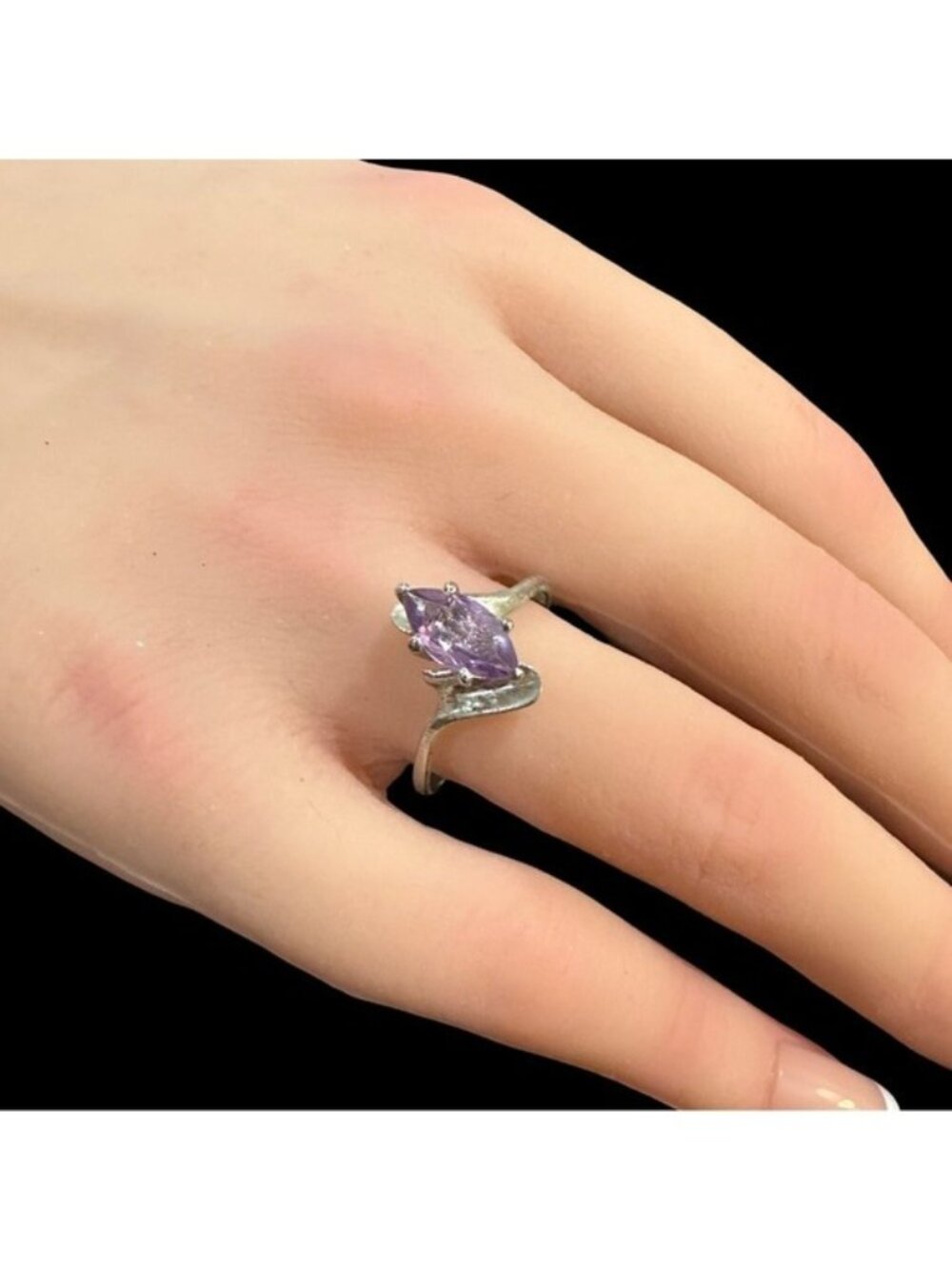 Sterling Silver Ring Vintage Marquise Cut Purple Cubic Zirconia Stone Size 8 - Picture 1 of 2